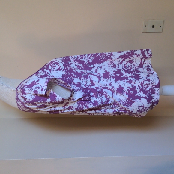 Flowered Blouse - Picture 3 of 6